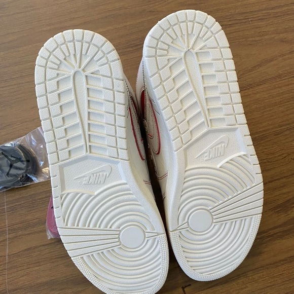 Jordan 1 High OG “phantom” size 13 - Picture 3 of 4